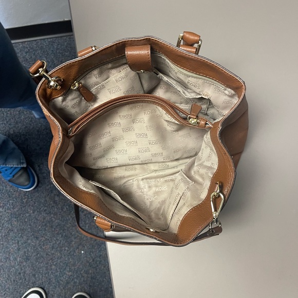 Michael Kors Two-Way Hand Tote and Shoulder Bag - Picture 9 of 12